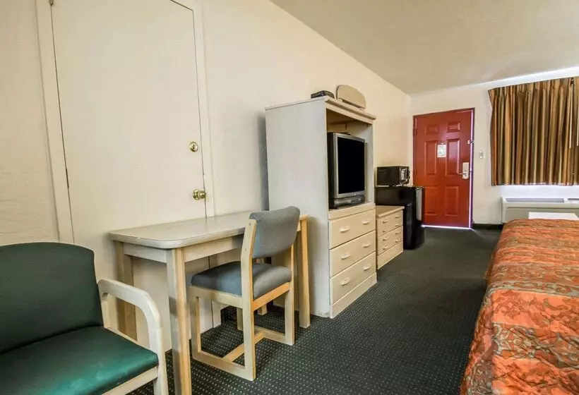 Hotelli Rodeway Inn Gainesville   University Area
