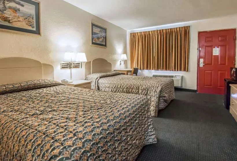 Hotelli Rodeway Inn Gainesville   University Area