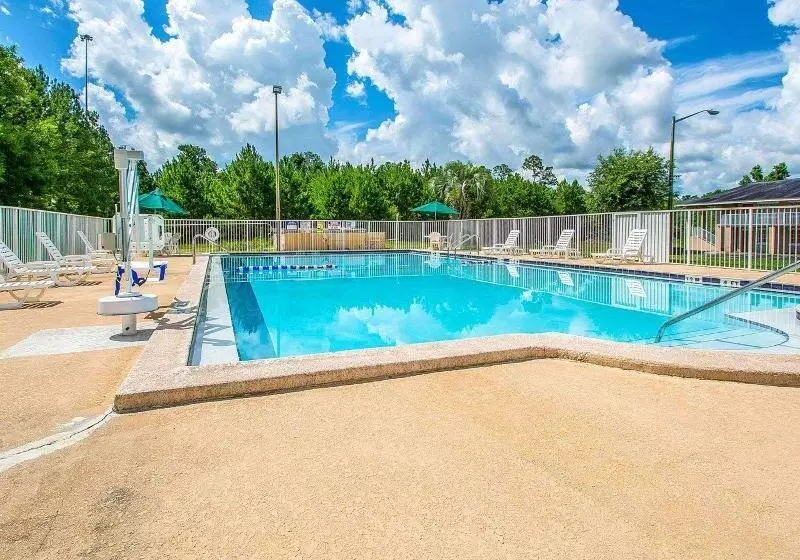 Hotelli Rodeway Inn Gainesville   University Area