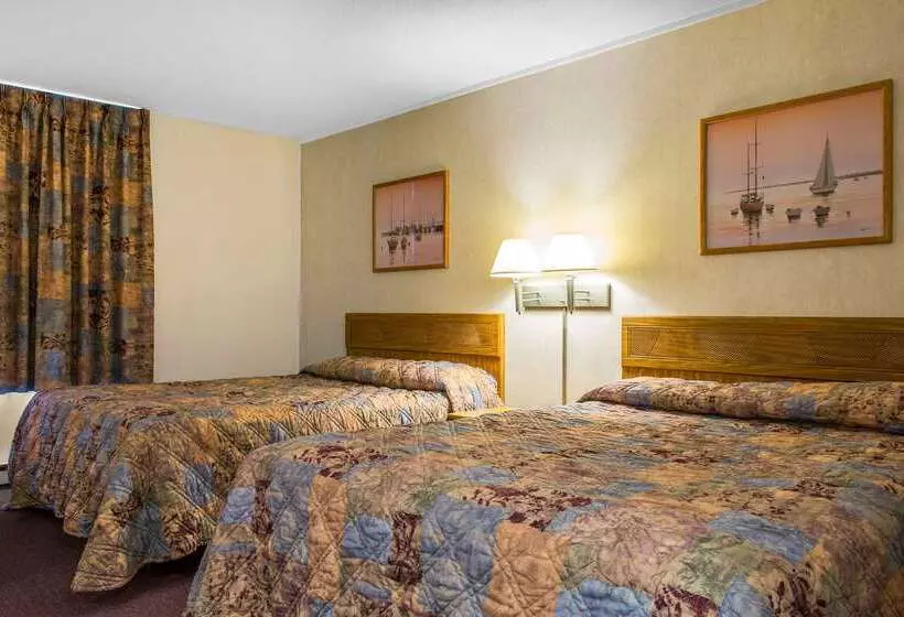 Отель Rodeway Inn Waterford  New London