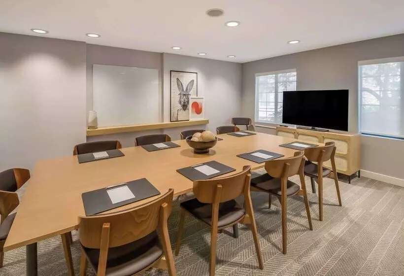 בית מלון כפרי Sonesta Es Suites Andover Boston