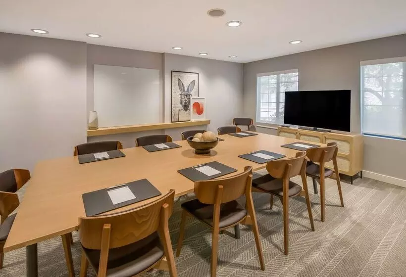 בית מלון כפרי Sonesta Es Suites Andover Boston