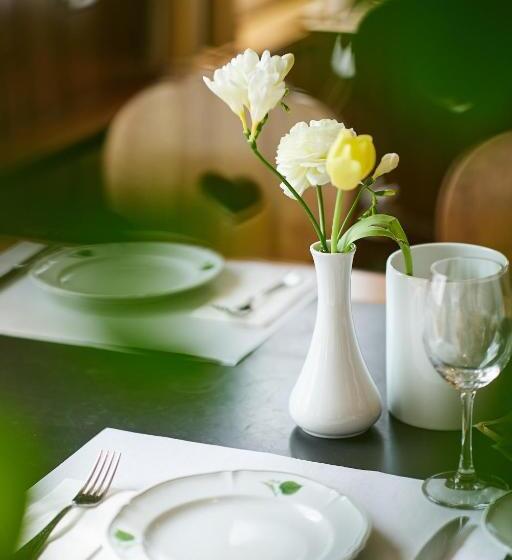 هتل & Spezialitatenrestaurant Zur Linde