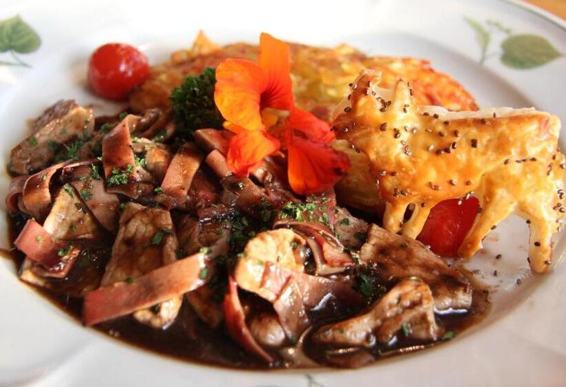 هتل & Spezialitatenrestaurant Zur Linde