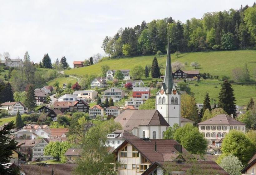 هتل & Spezialitatenrestaurant Zur Linde