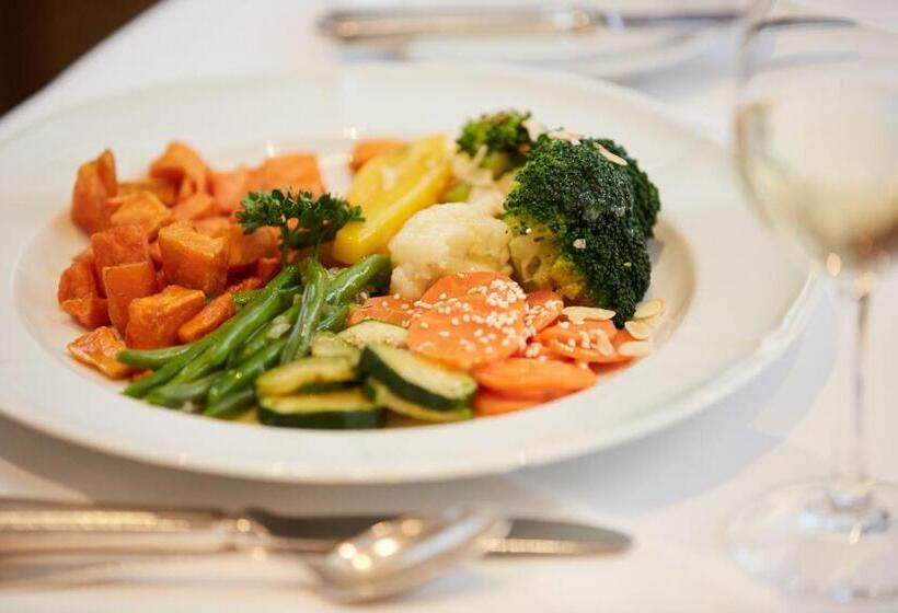 هتل & Spezialitatenrestaurant Zur Linde