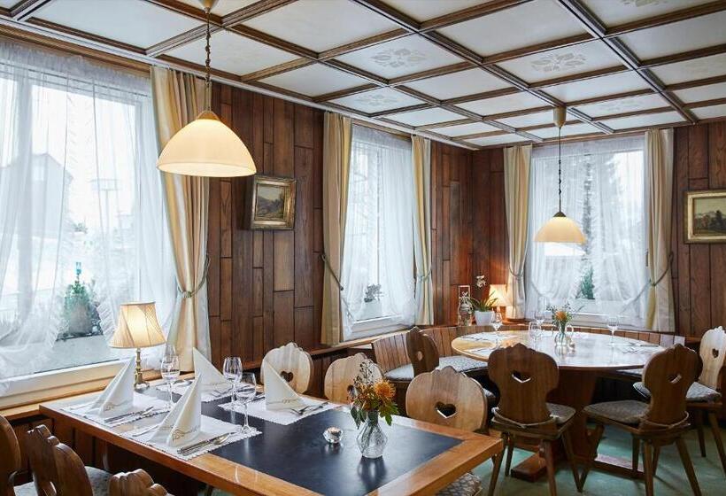 هتل & Spezialitatenrestaurant Zur Linde