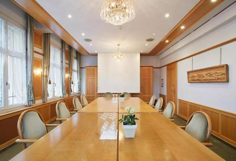 فندق & Spezialitatenrestaurant Zur Linde