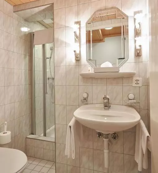 فندق & Spezialitatenrestaurant Zur Linde