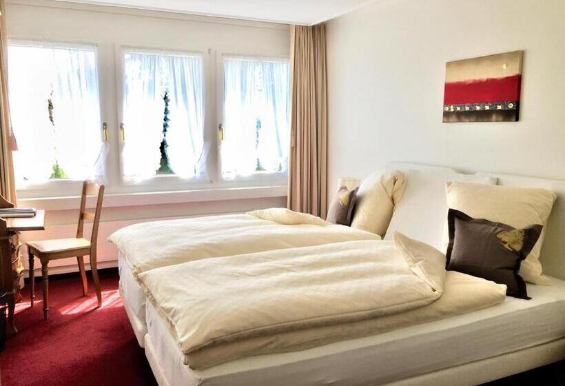 هتل & Spezialitatenrestaurant Zur Linde