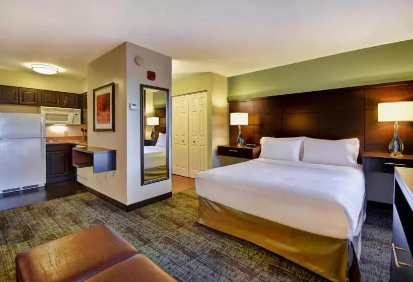 Hotel Staybridge Suites Madison East, An Ihg