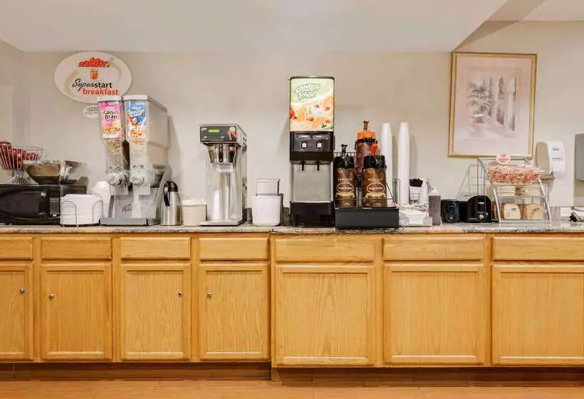 בית מלון כפרי Super 8 By Wyndham Allentown