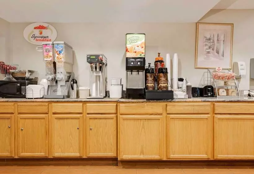 בית מלון כפרי Super 8 By Wyndham Allentown