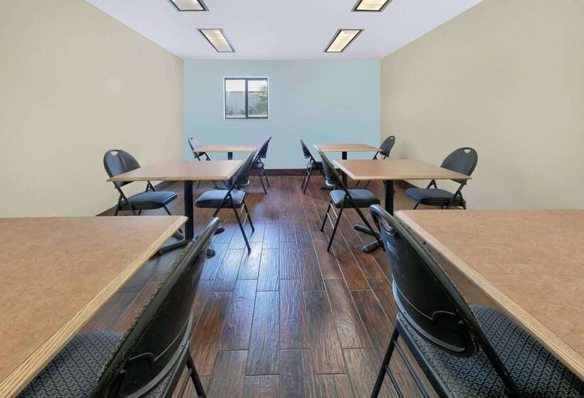 酒店 Super 8 By Wyndham New Braunfels I35