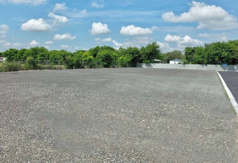 酒店 Super 8 By Wyndham New Braunfels I35