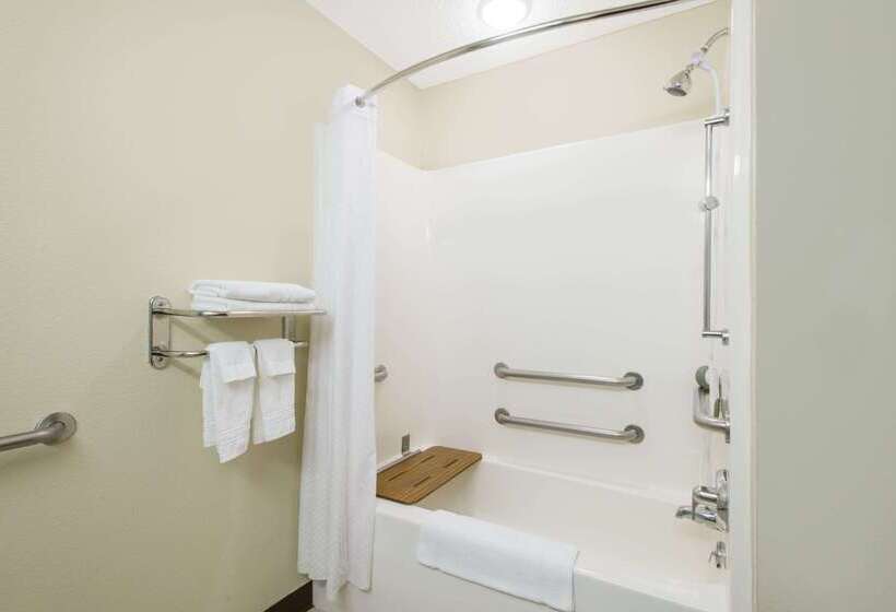 Microtel Inn & Suites By Wyndham Seneca Falls