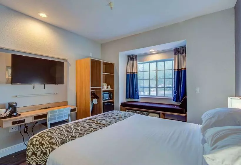 Microtel Inn And Suites Zephyrhills
