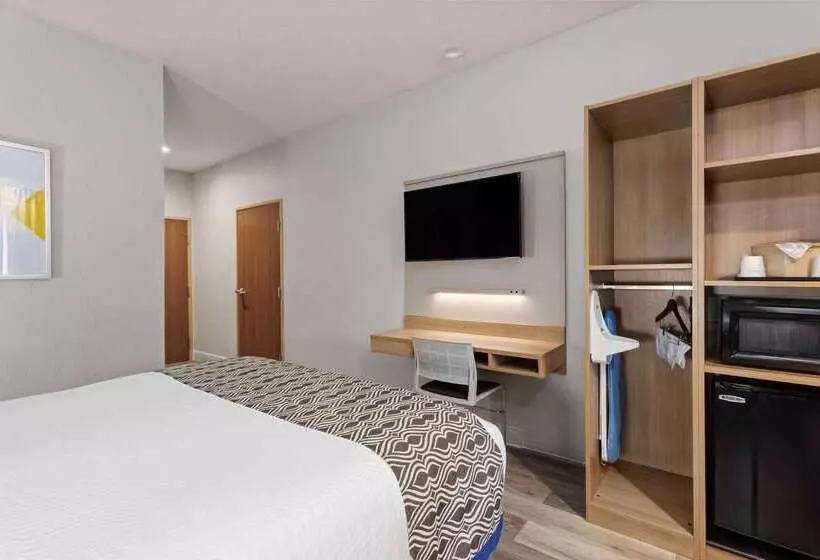 Microtel Inn And Suites Zephyrhills