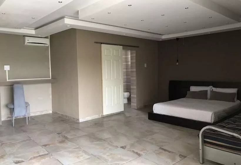 Aamiaismajoitus (B&B) Ayana Country Lodge