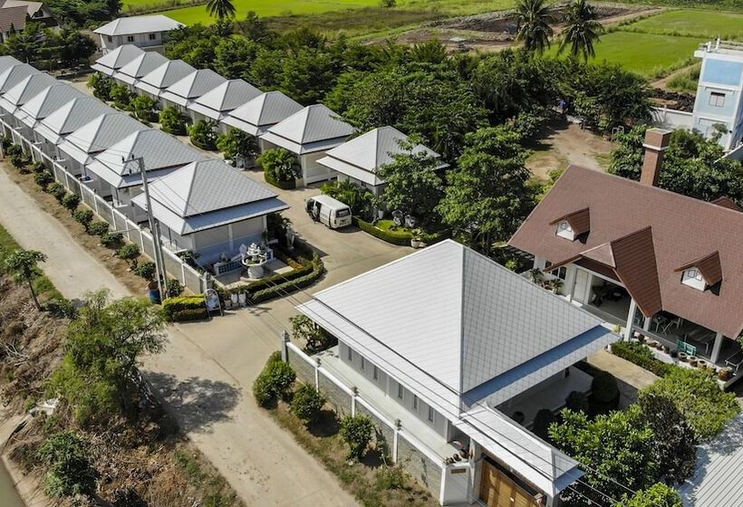 فندق Bualuang Boutique Resort