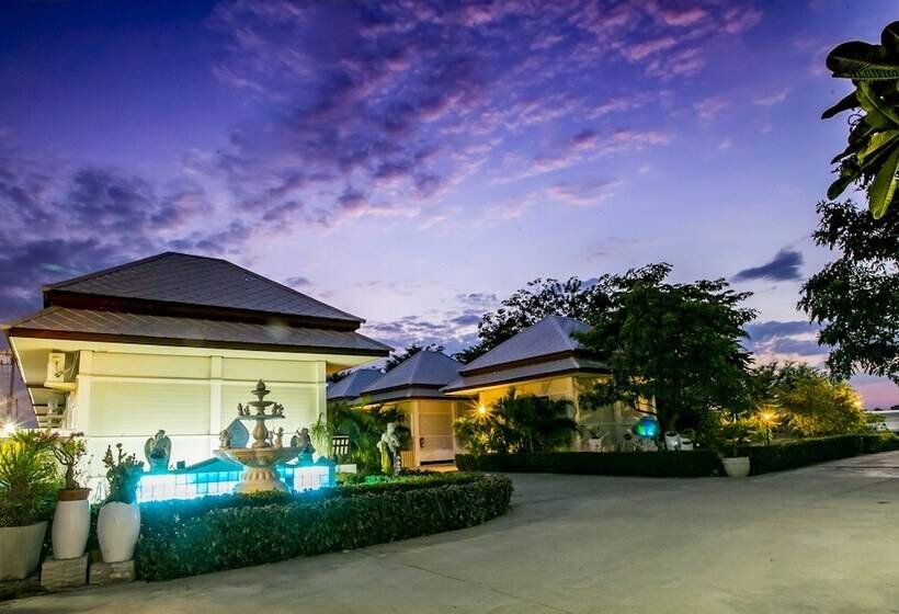 فندق Bualuang Boutique Resort