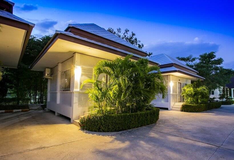 فندق Bualuang Boutique Resort