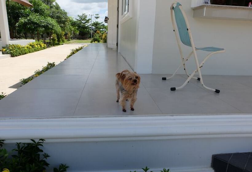 فندق Bualuang Boutique Resort