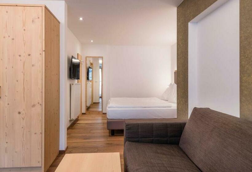 酒店 Goldener Löwe   Anno 1773