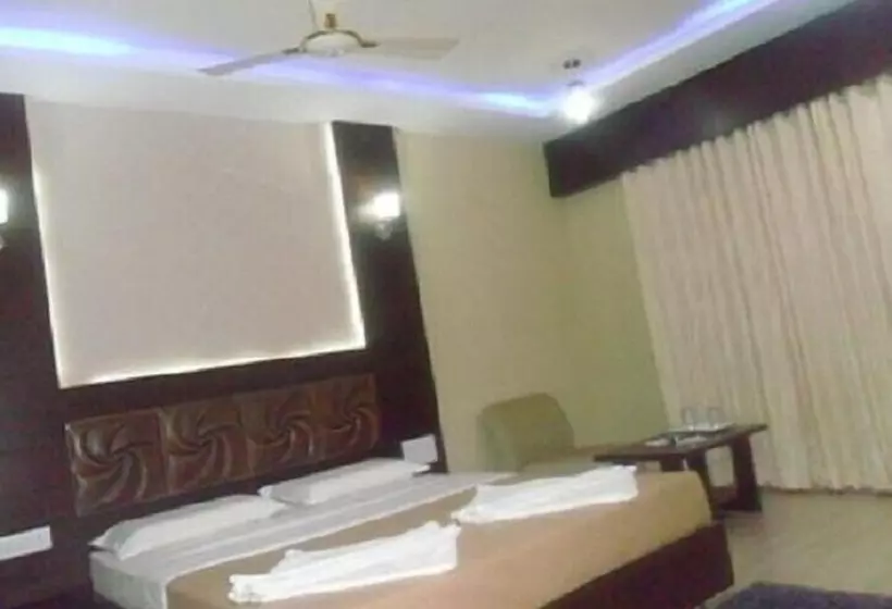 ホテル Iroomz Vaishali Residency
