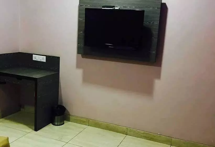 ホテル Iroomz Vaishali Residency