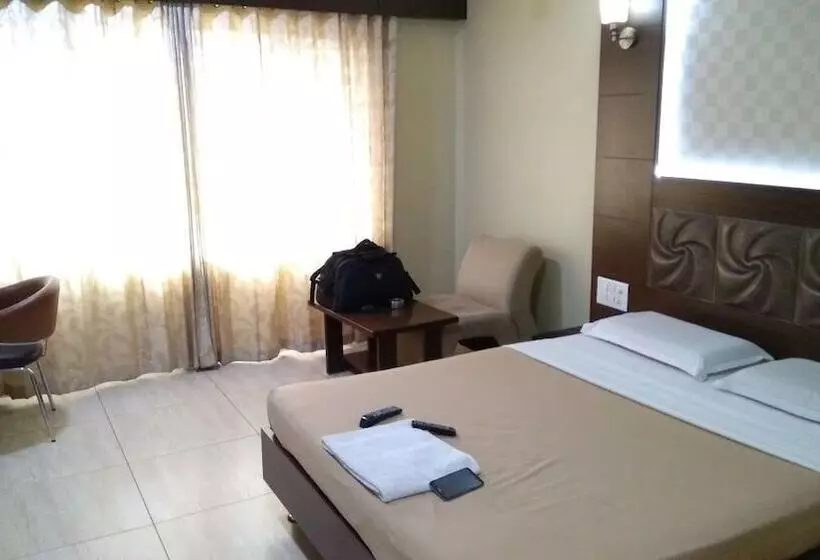 ホテル Iroomz Vaishali Residency