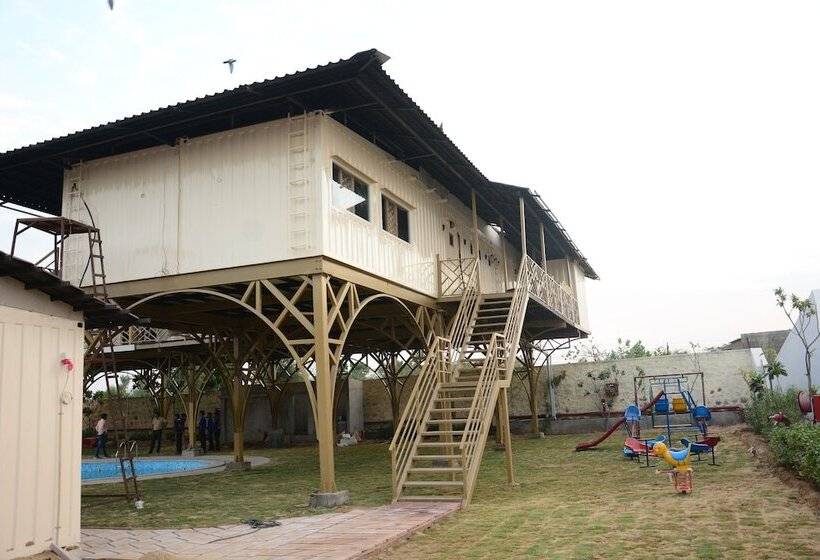 Hotel Kiri Container Resort