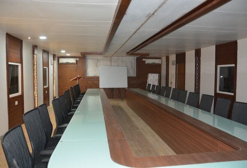 Hotel Kiri Container Resort