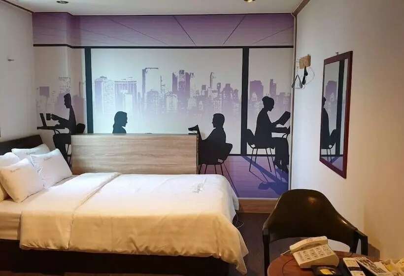 هتل Pocheon Royal