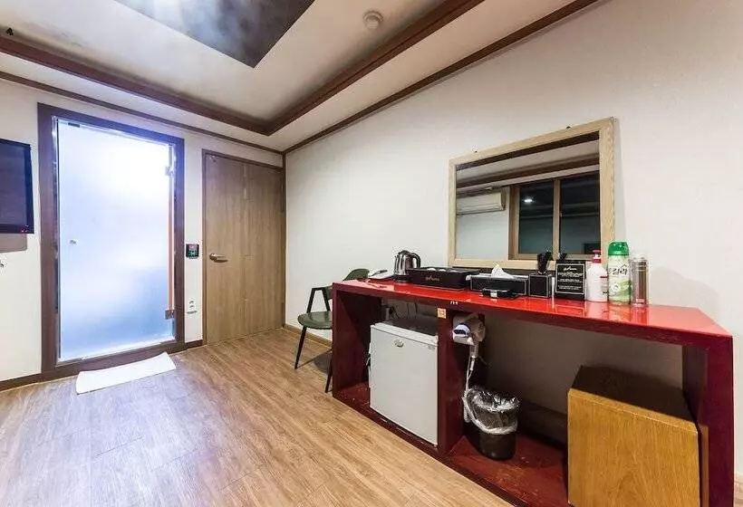 هتل Pocheon Royal