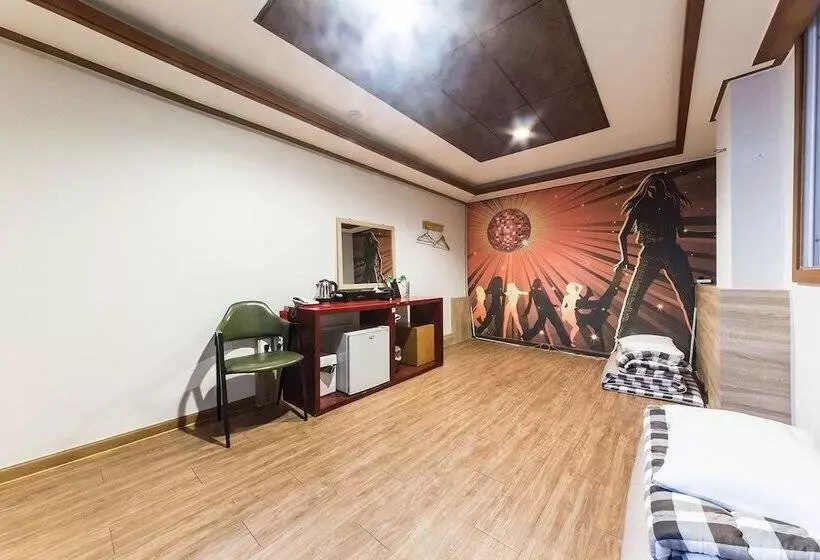 هتل Pocheon Royal