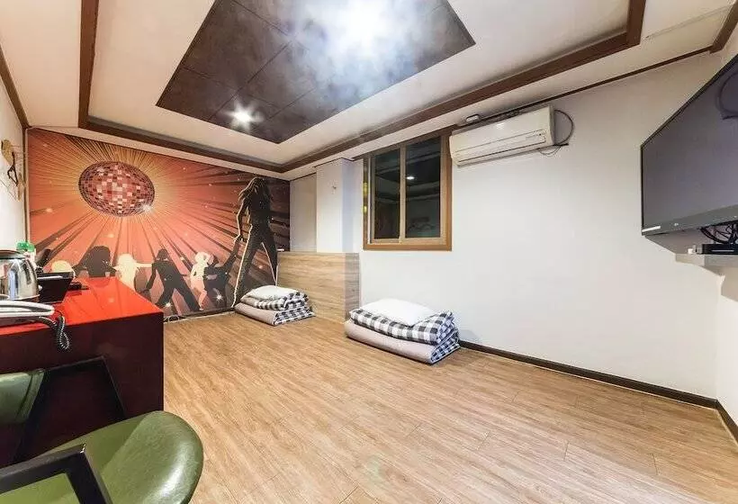 هتل Pocheon Royal