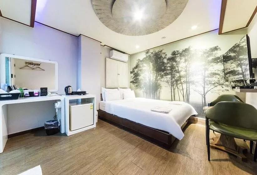هتل Pocheon Royal