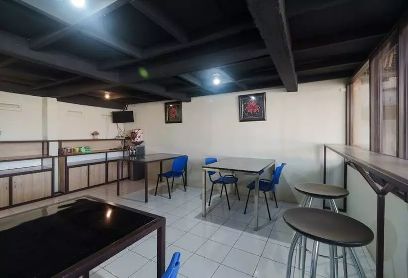 Hotelli Reddoorz Near Cikampek Mall Karawang