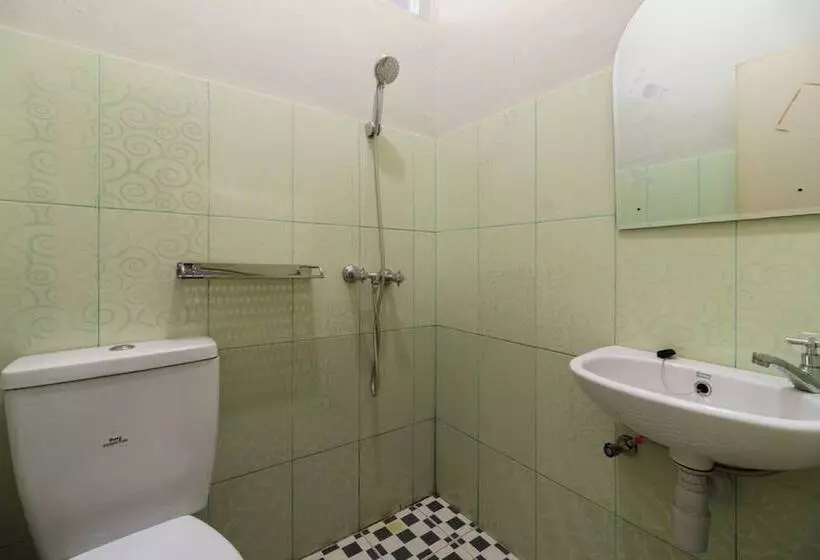 Hotelli Reddoorz Near Cikampek Mall Karawang