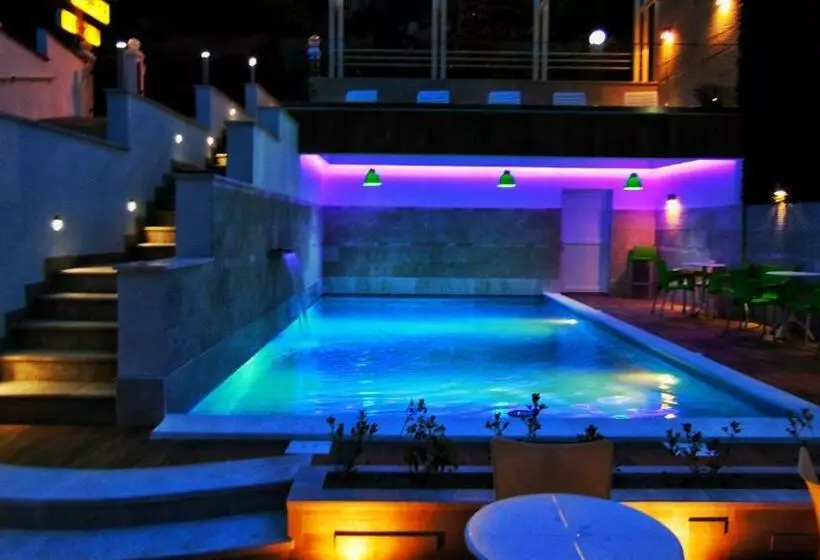 هتل Villa Nadin