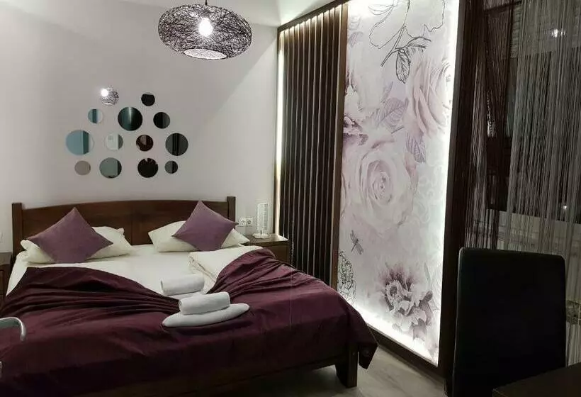 هتل Villa Nadin