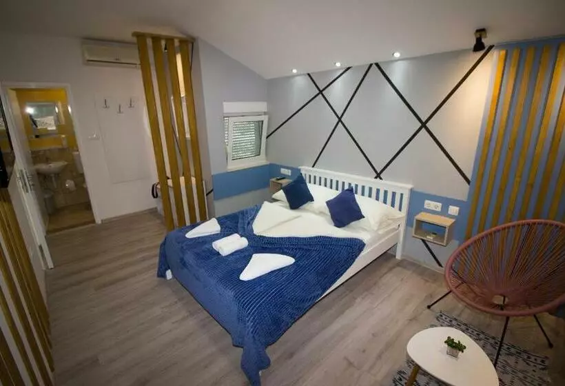 هتل Villa Nadin