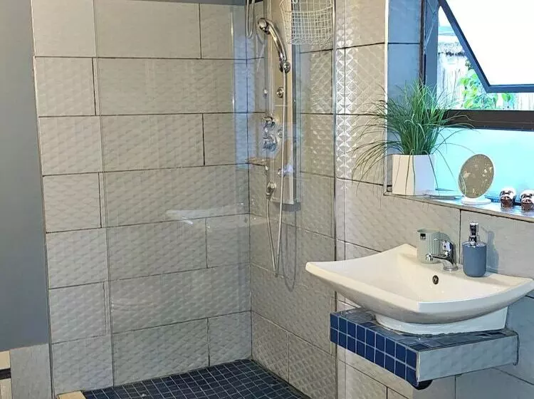 Majatalo 51 On Church Guesthouse