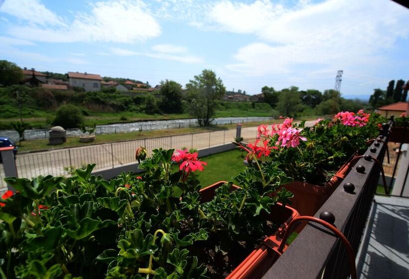 פנסיון Katerina Guest House