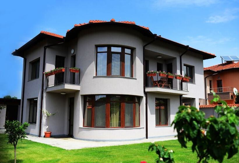 פנסיון Katerina Guest House