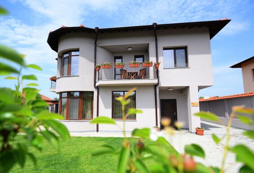 פנסיון Katerina Guest House