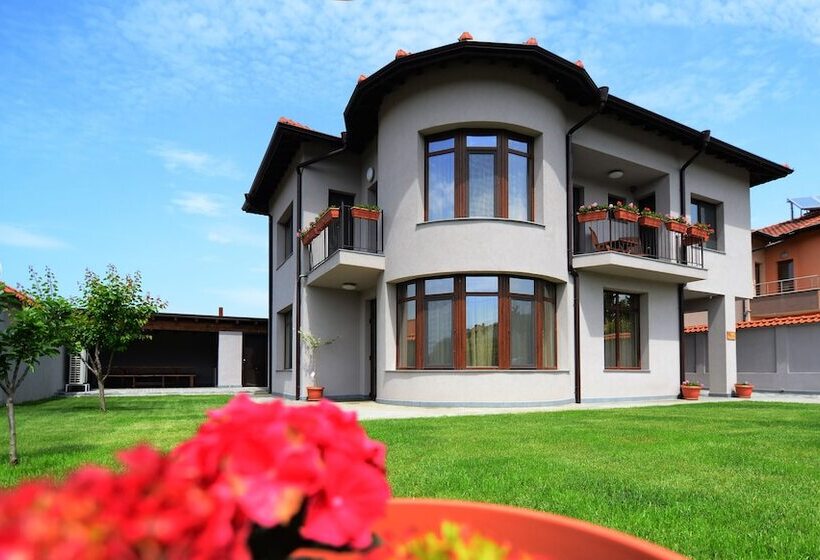 פנסיון Katerina Guest House