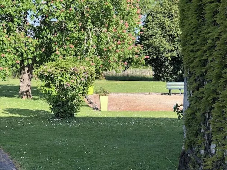 Majatalo Le Domaine Du Haut Preau