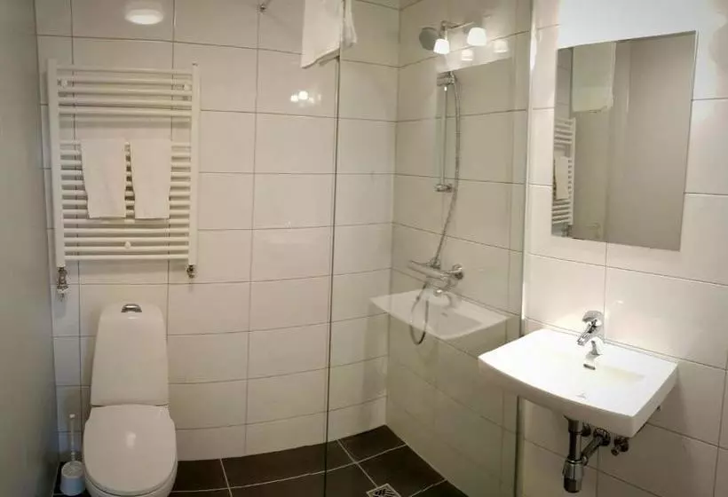 ペンション Mikligardur Guesthouse